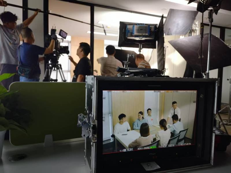 五莲县TVC拍摄公司：科技产品视觉化大师，诠释未来感与功能美学